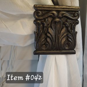 Item # 042M- Traditional Medium Drapery Medallion - 4" H x 3-1/2" W