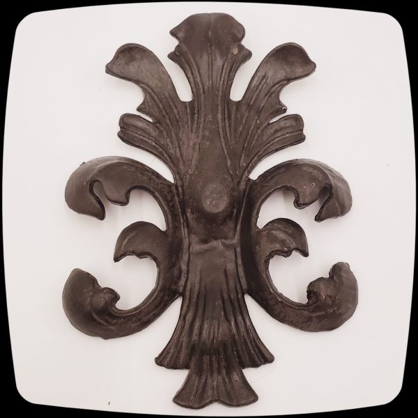 Item # 078M -  Acanthus Leaf Extra Large Drapery Medallion - 8-1/2" H x 5-7/8 W - Image 2