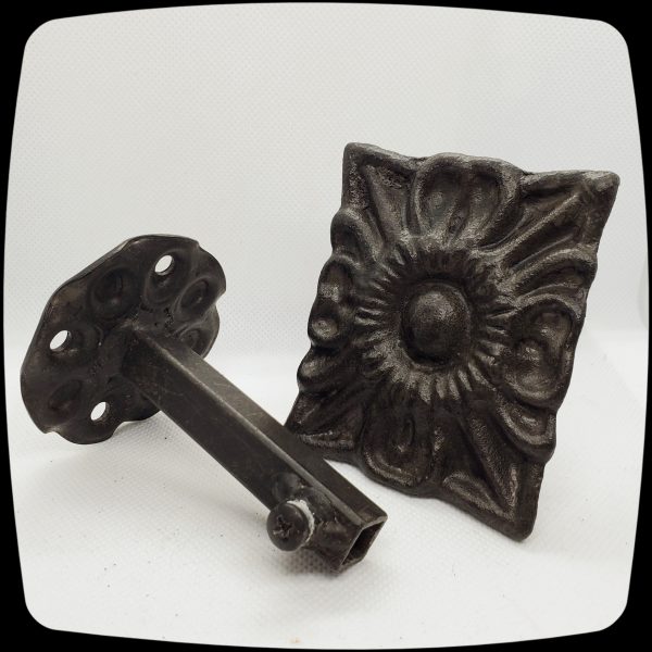 Item # 107 - Traditional Floral Medium Drapery Medallion - 3-3/8" H x 2-3/4" W