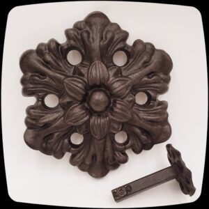 Item # 122M - Traditional Extra Large Drapery Medallion - 7-3/4" diameter