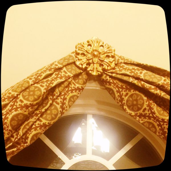 Item # 122M - Traditional Extra Large Drapery Medallion - 7-3/4" diameter - Image 7