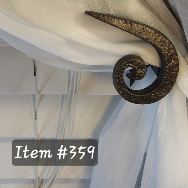Item # 359M - Checkmark Scroll Contemporary Drapery Medallion 3" L x 4" H