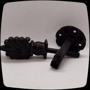 Item # 446M - Fleur-di-lis Protruding Drapery Medallion 3-1/2" L x 1-3/4" H