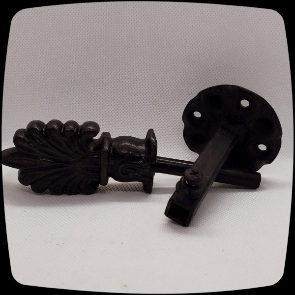 Item # 446M - Fleur-di-lis Protruding Drapery Medallion 3-1/2" L x 1-3/4" H