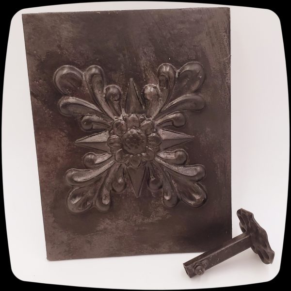 Item # 993M - Traditional Extra Large Plaque Drapery Medallion - 8" H x 10" W