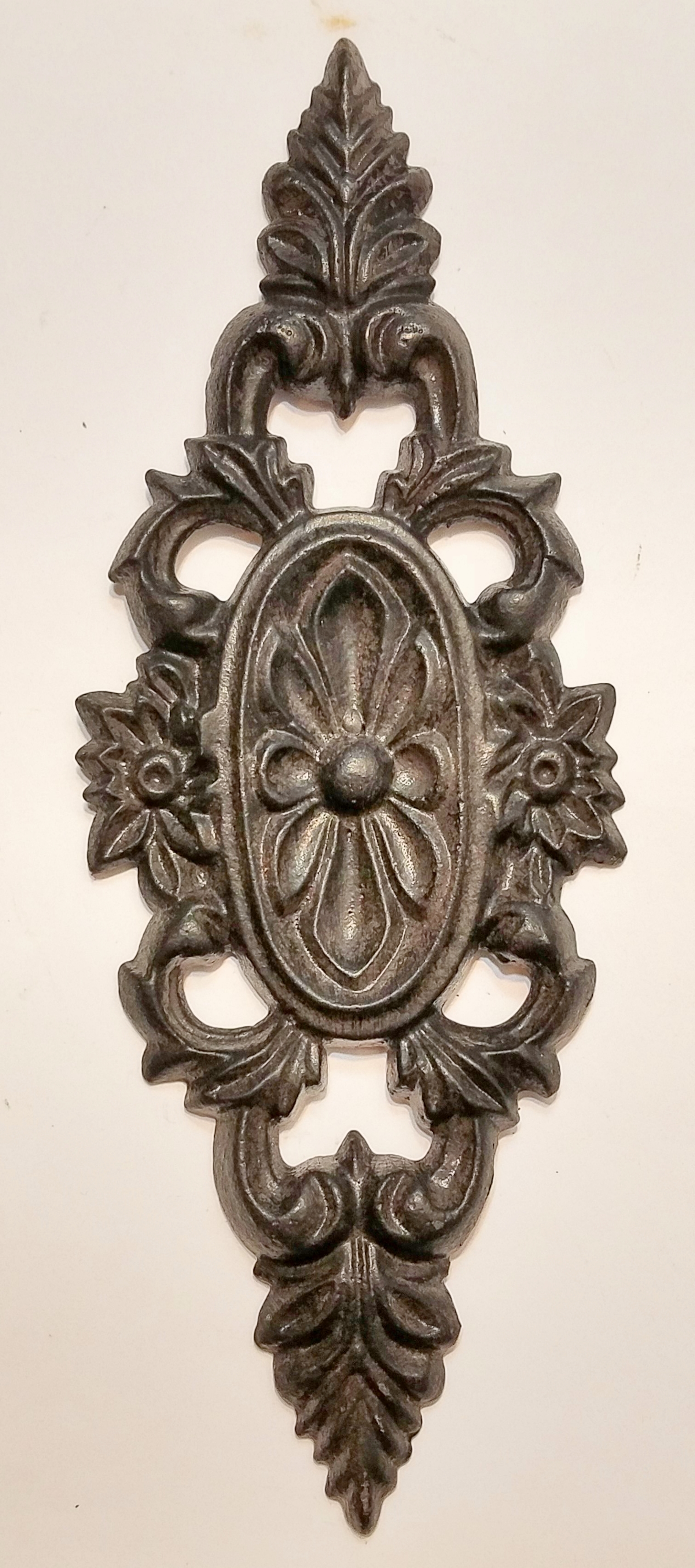 Metro Iron Drapery Medallions Item 040m 9 H X 3 5 8 W