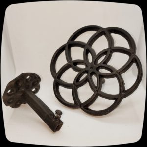 Item #489 - Contemporary Interlocking Rings Drapery Medallion - 5-1/2" Diameter
