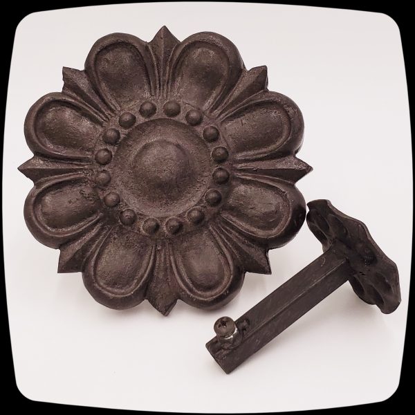 Daisy Flower Drapery Medallion to hang curtains or drapes - 5-3/4" Diameter -  Item #1010 - Image 7